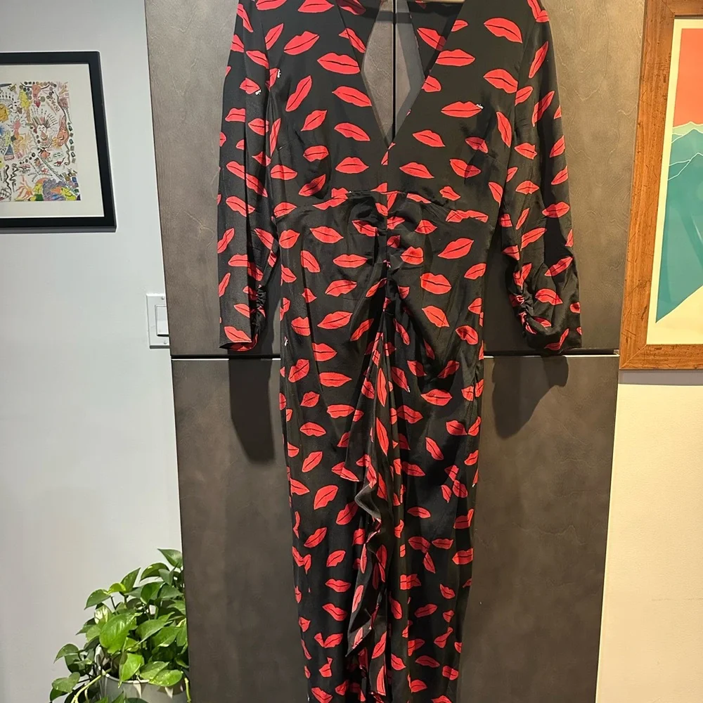 RIXO RTR Black Dress with Red Lip Print - Picture 6 of 8